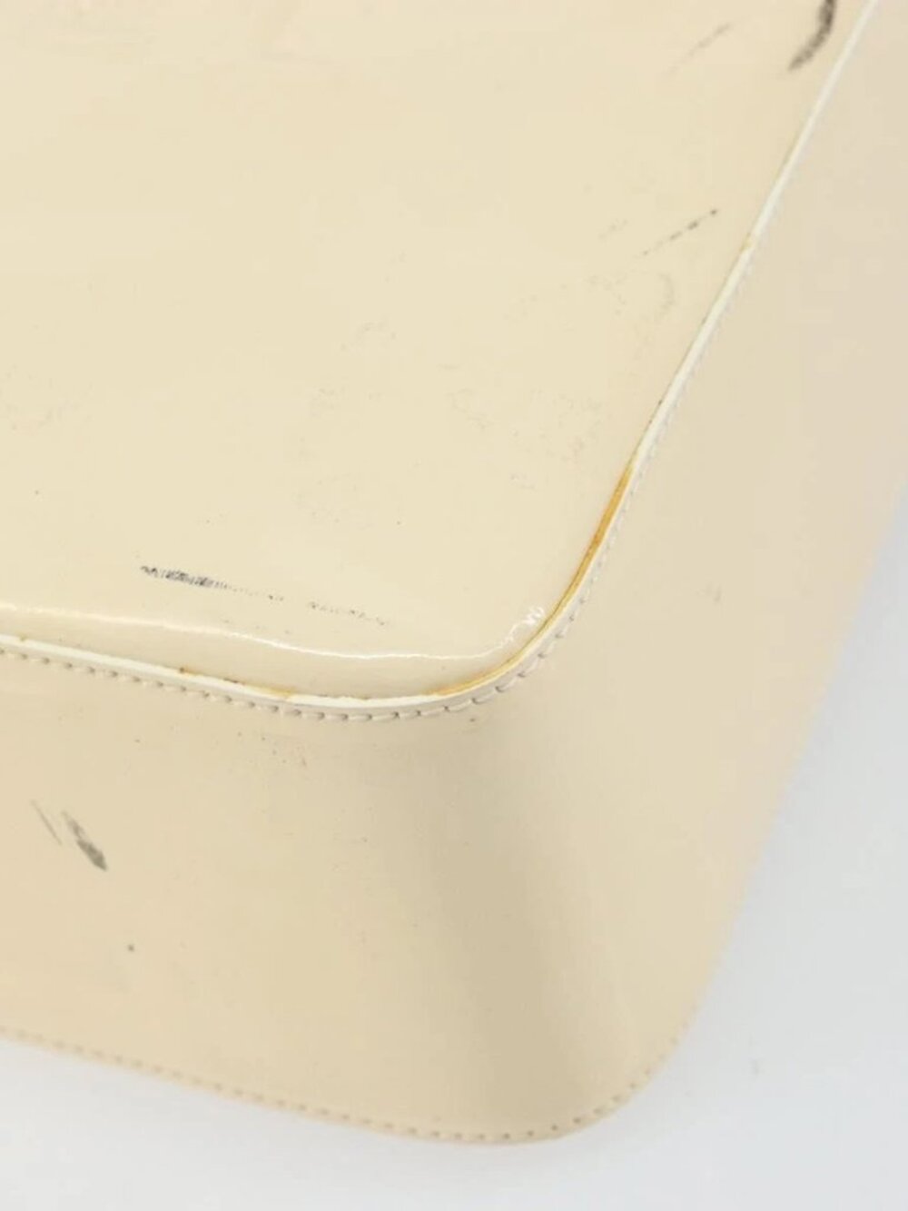 CHANEL Tote Bag Patent leather Beige Gold CC - Picture 4 of 16